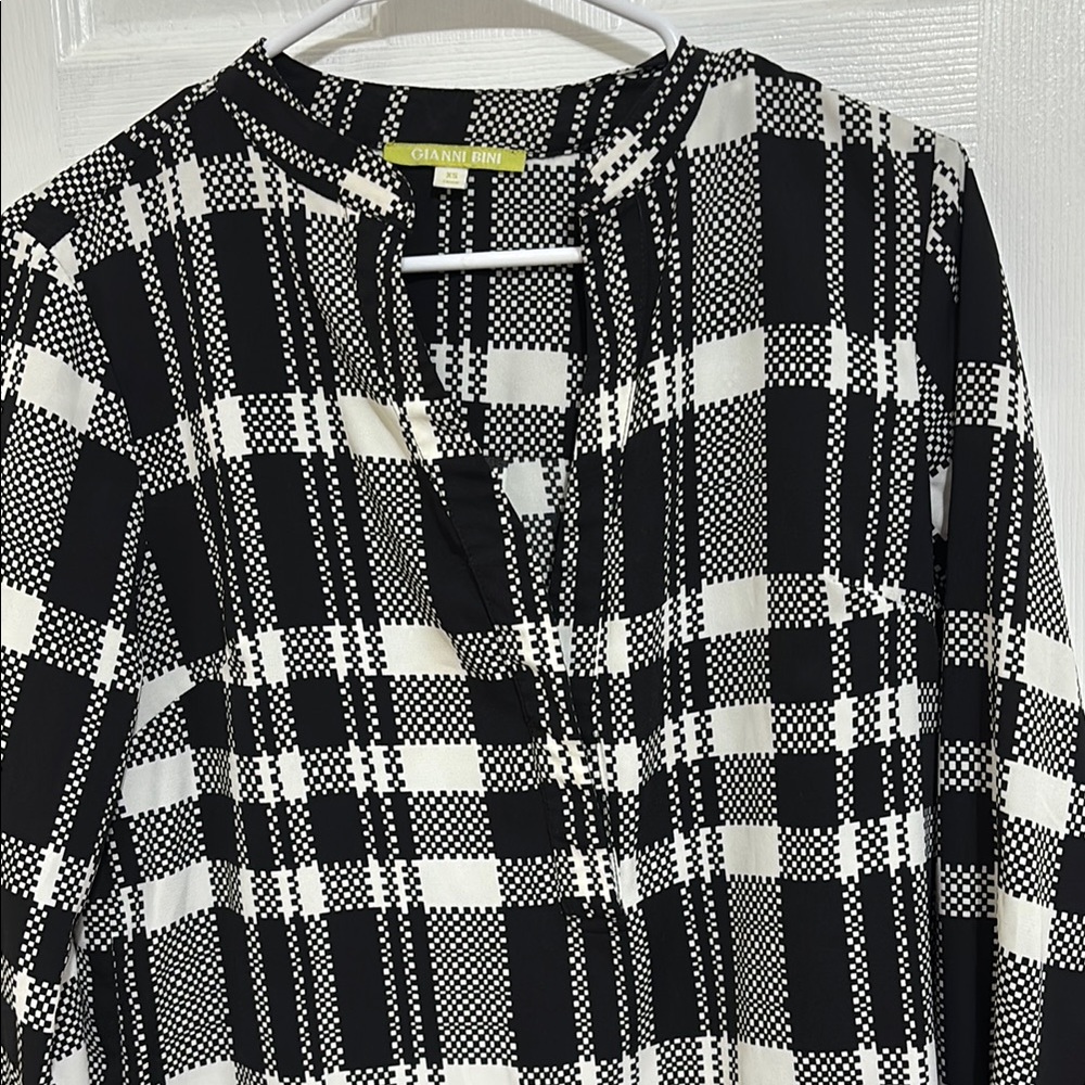 Gianni Bini Black and White Checkered Saree Blouse